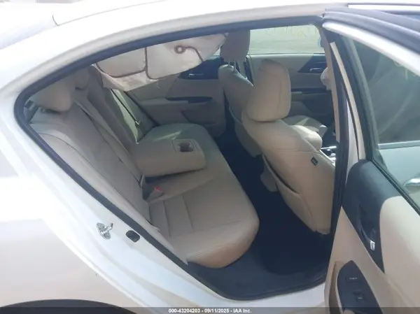 1HGCR3F92HA010806 2017 HONDA ACCORD - Image 8