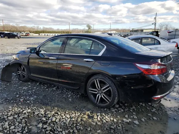 1HGCR3F92HA013947 2017 HONDA ACCORD - Image 2