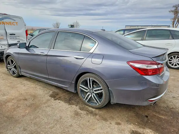 1HGCR3F92HA015956 2017 HONDA ACCORD - Image 2