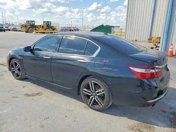 1HGCR3F92HA020610 2017 HONDA ACCORD - Image 2