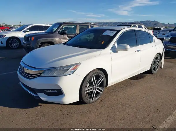 1HGCR3F92HA021918 2017 HONDA ACCORD - Image 2