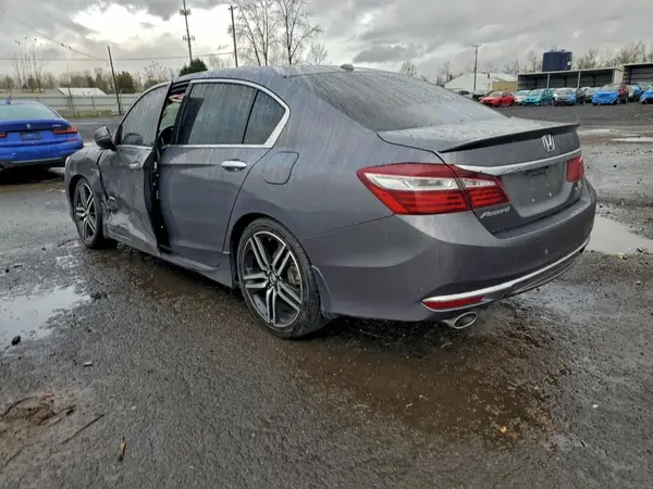 1HGCR3F92HA027220 2017 HONDA ACCORD - Image 2