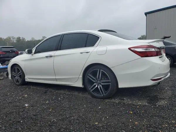 1HGCR3F92HA031381 2017 HONDA ACCORD - Image 2