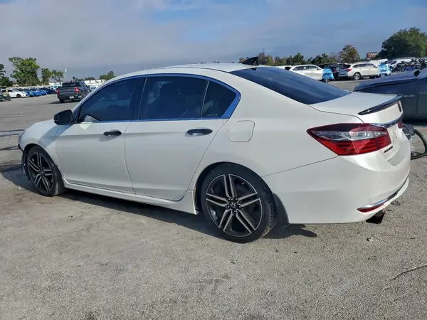 1HGCR3F92HA034409 2017 HONDA ACCORD - Image 2