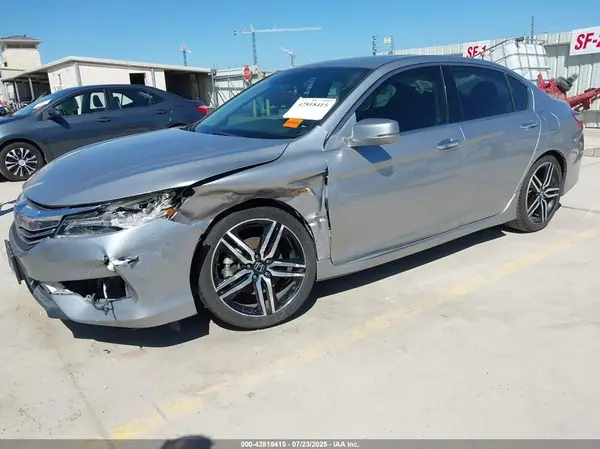 1HGCR3F92HA035138 2017 HONDA ACCORD - Image 2