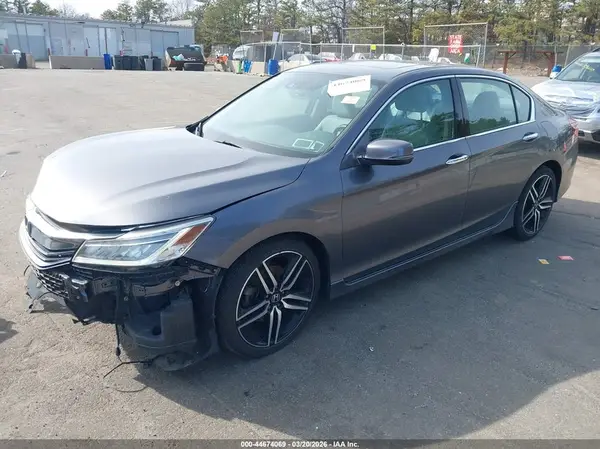 1HGCR3F92HA044907 2017 HONDA ACCORD - Image 2