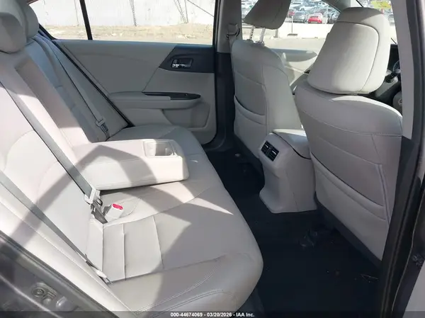 1HGCR3F92HA044907 2017 HONDA ACCORD - Image 8