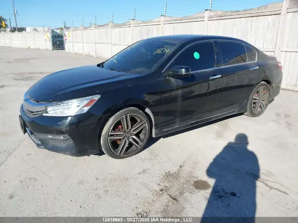 1HGCR3F92HA801692 2017 HONDA ACCORD - Image 2
