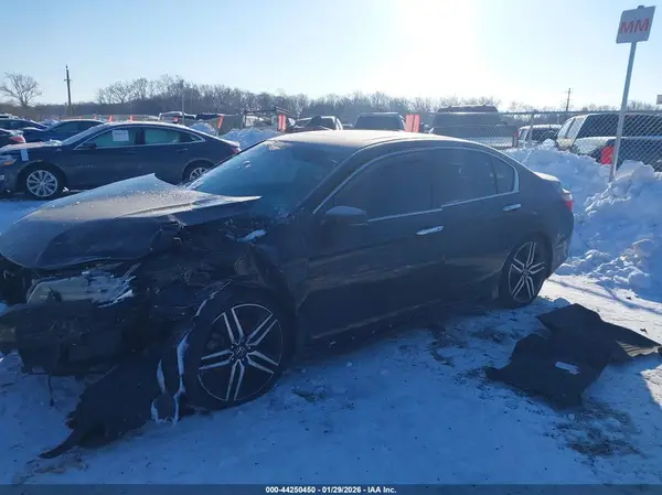 1HGCR3F93GA011266 2016 HONDA ACCORD - Image 2