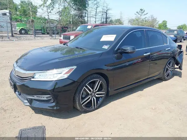 1HGCR3F93GA013518 2016 HONDA ACCORD - Image 2