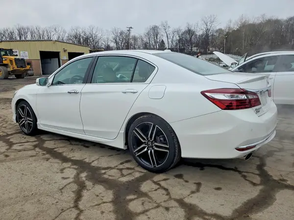 1HGCR3F93GA025216 2016 HONDA ACCORD - Image 2