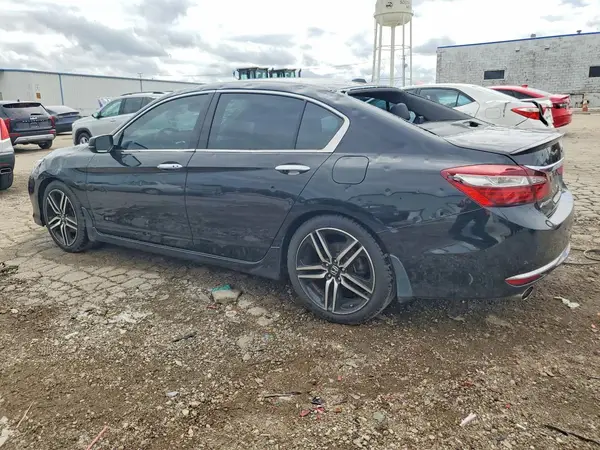 1HGCR3F93HA001483 2017 HONDA ACCORD - Image 2