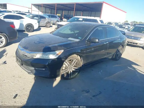1HGCR3F93HA023919 2017 HONDA ACCORD - Image 2