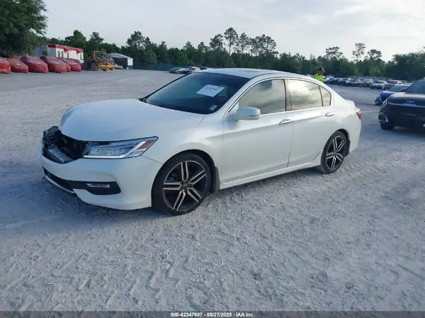 1HGCR3F93HA026769 2017 HONDA ACCORD - Image 2
