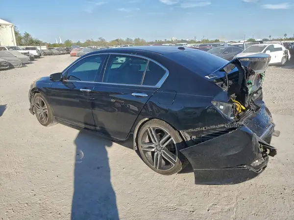 1HGCR3F93HA028344 2017 HONDA ACCORD - Image 2