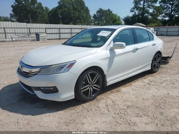 1HGCR3F93HA035701 2017 HONDA ACCORD - Image 2