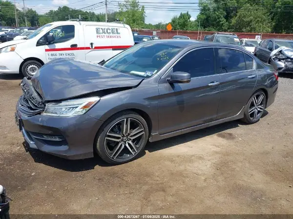 1HGCR3F94HA002173 2017 HONDA ACCORD - Image 2