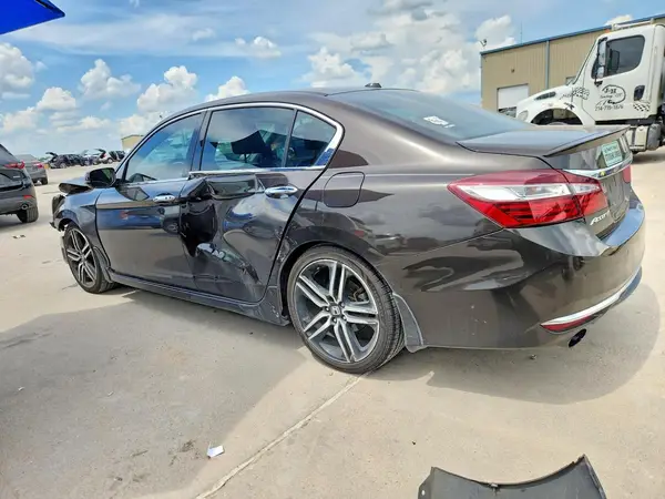 1HGCR3F94HA015053 2017 HONDA ACCORD - Image 2