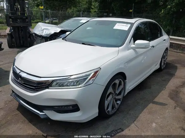 1HGCR3F94HA019801 2017 HONDA ACCORD - Image 2