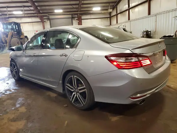 1HGCR3F94HA020303 2017 HONDA ACCORD - Image 2