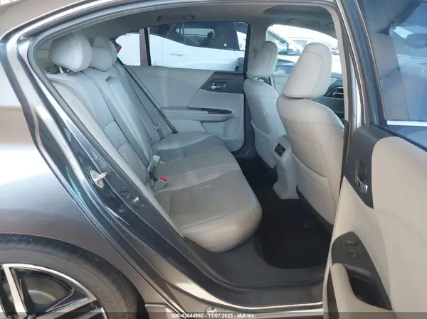 1HGCR3F94HA035013 2017 HONDA ACCORD - Image 8