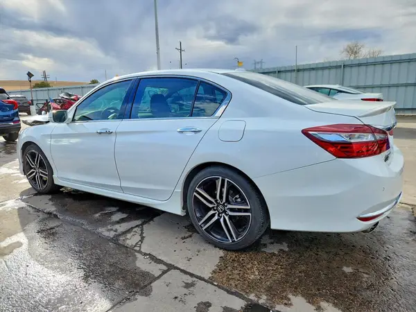 1HGCR3F95GA006554 2016 HONDA ACCORD - Image 2