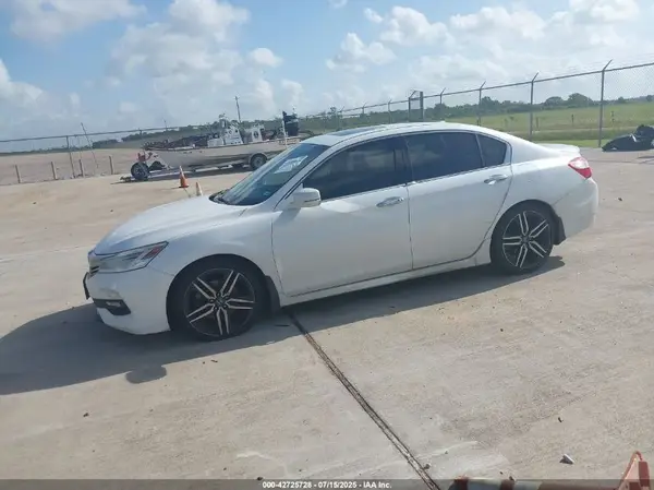 1HGCR3F95GA013035 2016 HONDA ACCORD - Image 2