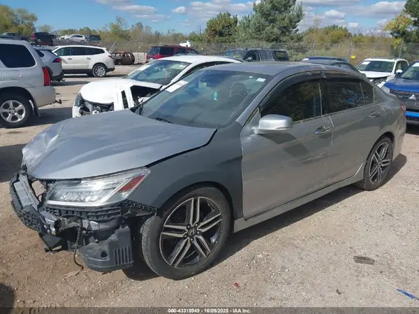 1HGCR3F95HA001047 2017 HONDA ACCORD - Image 2