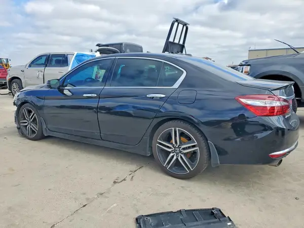 1HGCR3F95HA003851 2017 HONDA ACCORD - Image 2