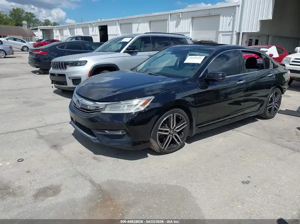 1HGCR3F95HA008306 2017 HONDA ACCORD - Image 2