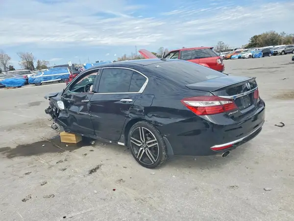 1HGCR3F95HA019449 2017 HONDA ACCORD - Image 2