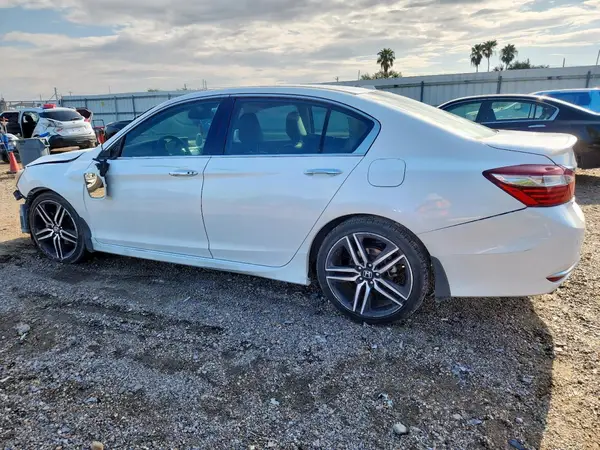 1HGCR3F95HA031178 2017 HONDA ACCORD - Image 2