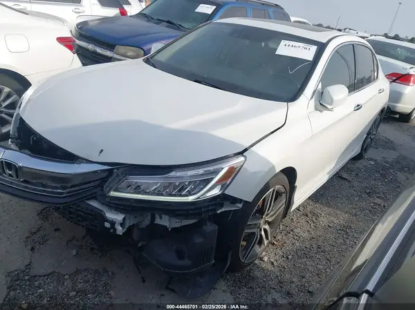 1HGCR3F95HA042438 2017 HONDA ACCORD - Image 2