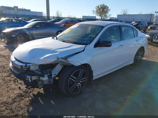 1HGCR3F96GA004764 2016 HONDA ACCORD - Image 2