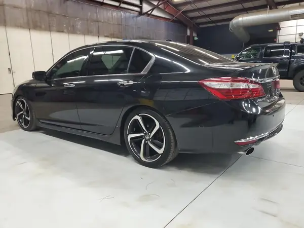 1HGCR3F96GA010564 2016 HONDA ACCORD - Image 2