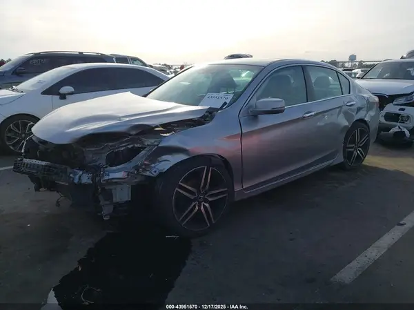 1HGCR3F96HA001042 2017 HONDA ACCORD - Image 2
