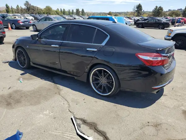 1HGCR3F96HA001820 2017 HONDA ACCORD - Image 2