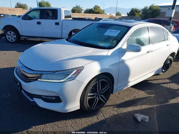 1HGCR3F96HA011831 2017 HONDA ACCORD - Image 2