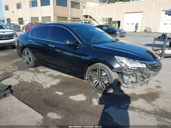 1HGCR3F96HA013935 2017 HONDA ACCORD - Image 1
