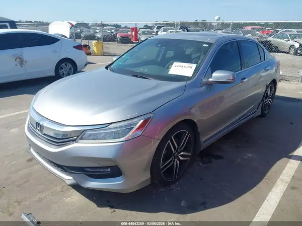 1HGCR3F96HA024059 2017 HONDA ACCORD - Image 2