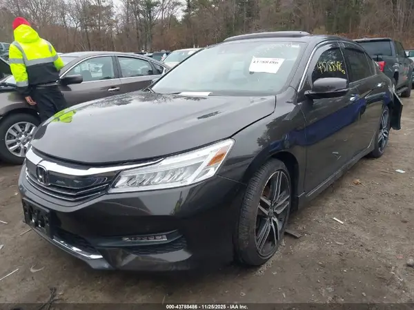1HGCR3F96HA027057 2017 HONDA ACCORD - Image 2