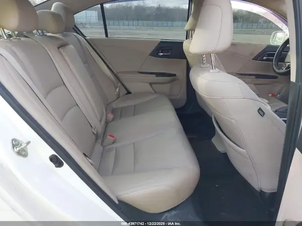 1HGCR3F97HA004211 2017 HONDA ACCORD - Image 8