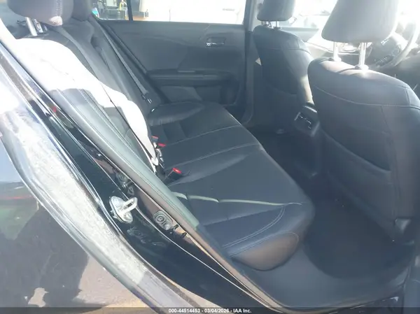 1HGCR3F97HA004905 2017 HONDA ACCORD - Image 3