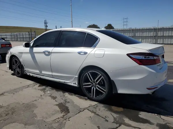 1HGCR3F97HA006833 2017 HONDA ACCORD - Image 2