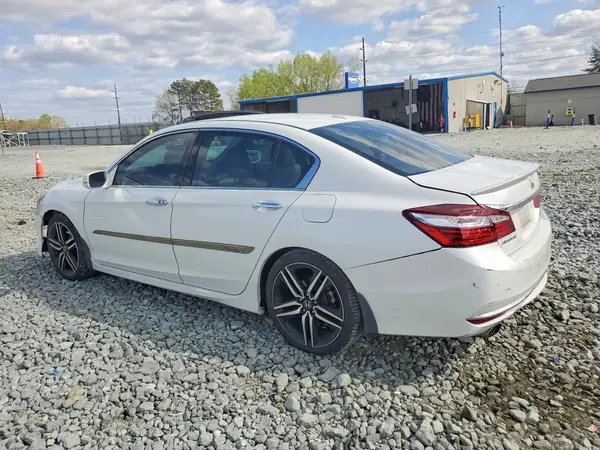 1HGCR3F97HA012258 2017 HONDA ACCORD - Image 2