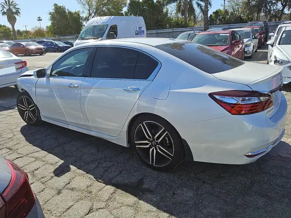 1HGCR3F97HA017900 2017 HONDA ACCORD - Image 2