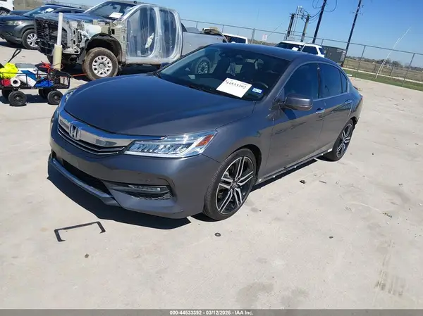 1HGCR3F97HA022174 2017 HONDA ACCORD - Image 2