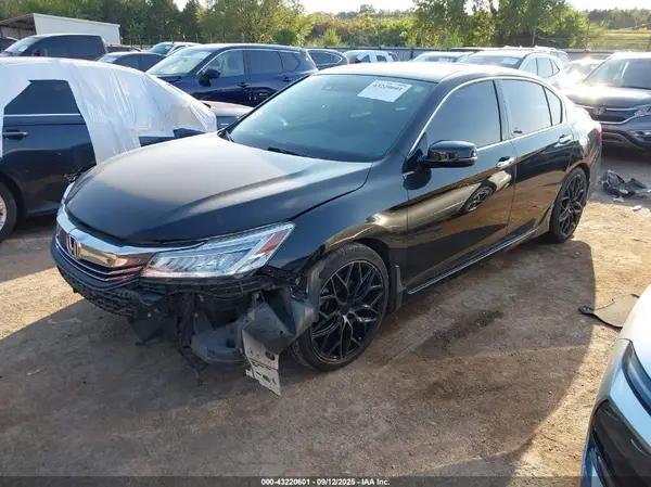 1HGCR3F97HA022787 2017 HONDA ACCORD - Image 2