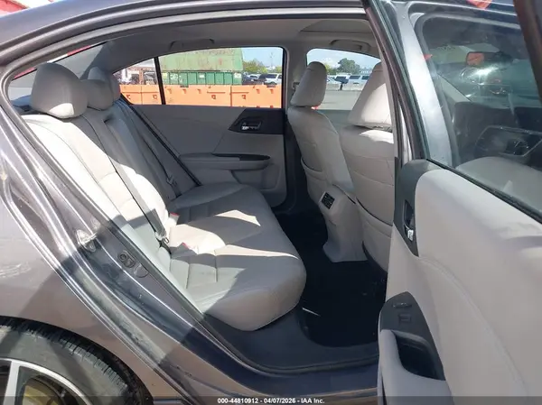 1HGCR3F97HA023406 2017 HONDA ACCORD - Image 8