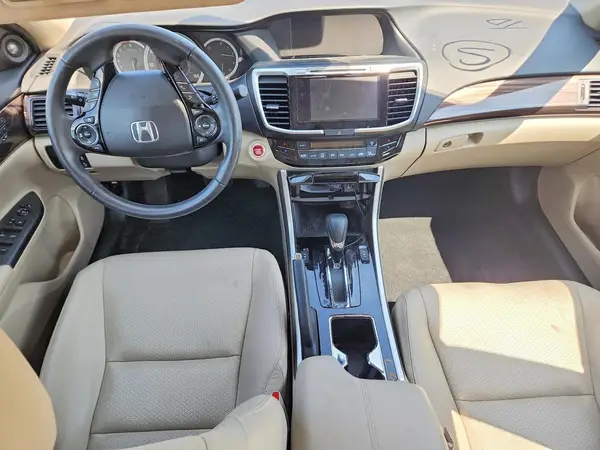 1HGCR3F97HA025558 2017 HONDA ACCORD - Image 8